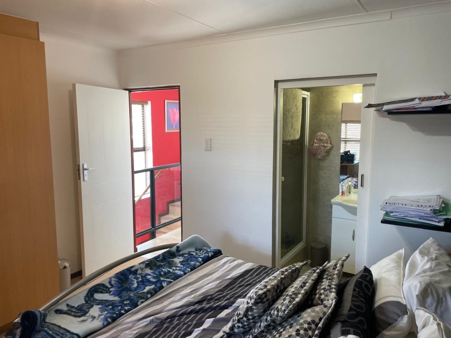 2 Bedroom Property for Sale in Westcliff Western Cape